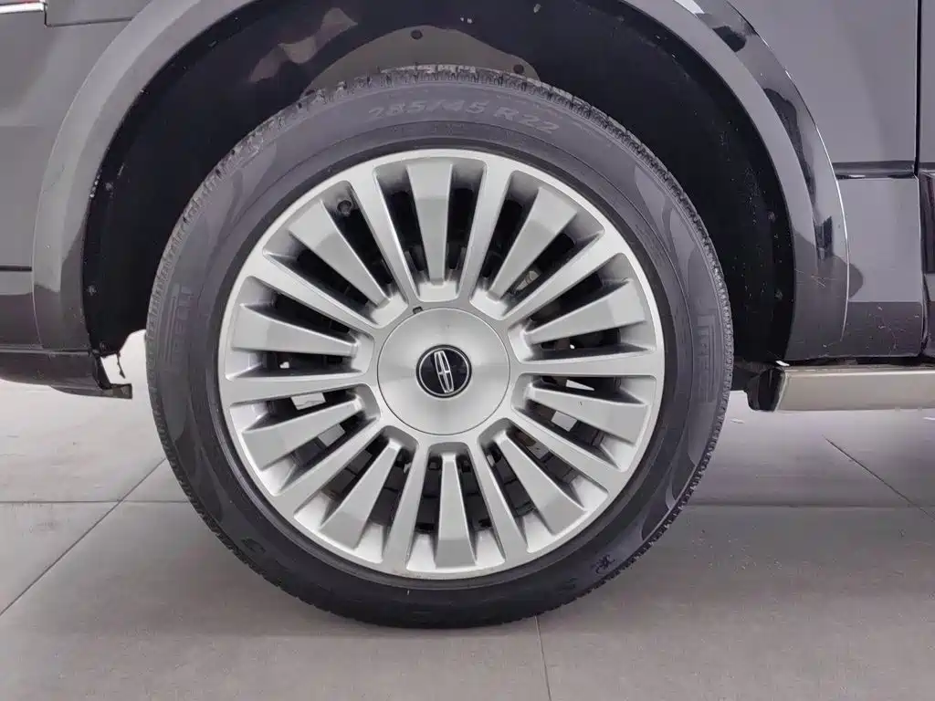 Lincoln Navigator — миниатюра 17