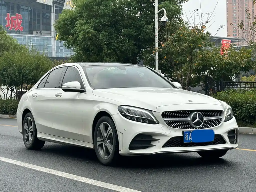 Mercedes-Benz C-Class — миниатюра 3