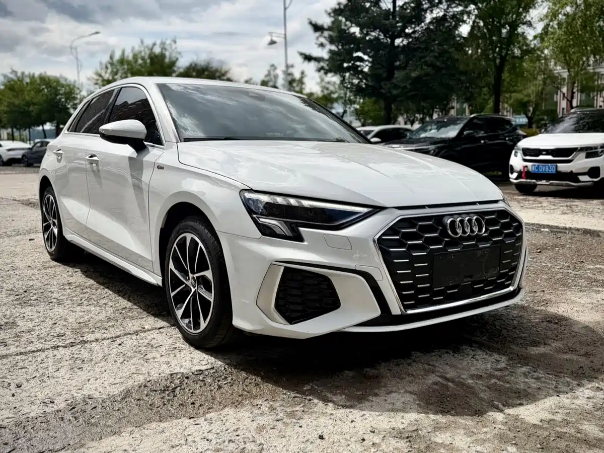 Audi A3 2023 Белый из Китая, фото 4
