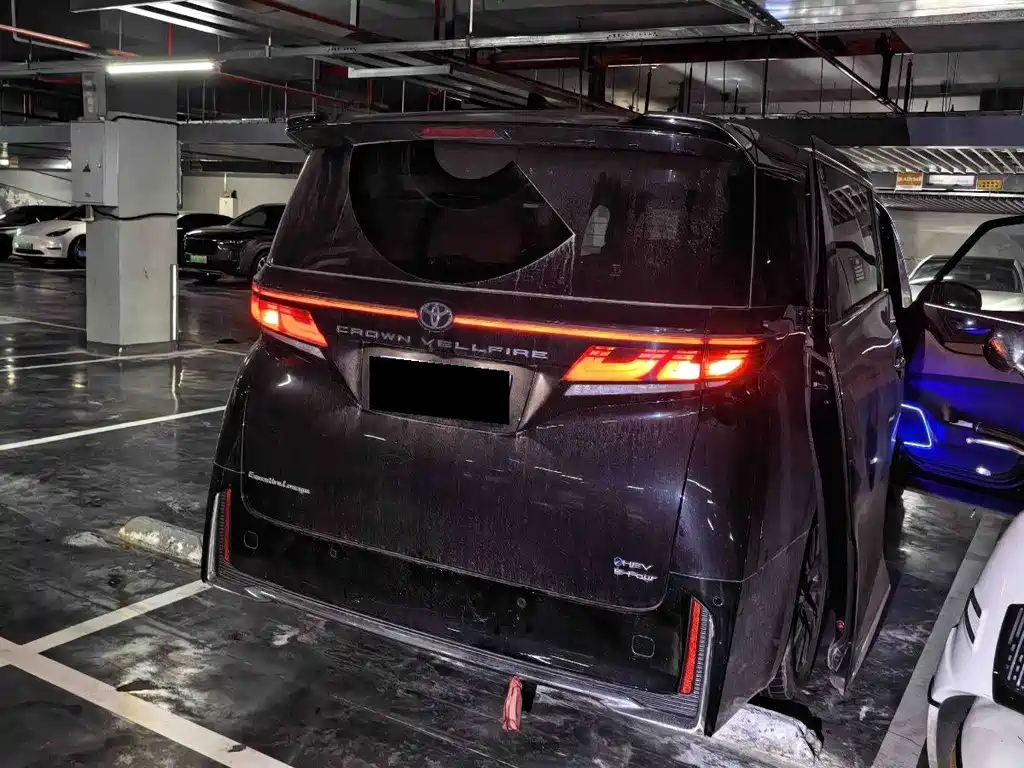 Toyota Vellfire — миниатюра 4