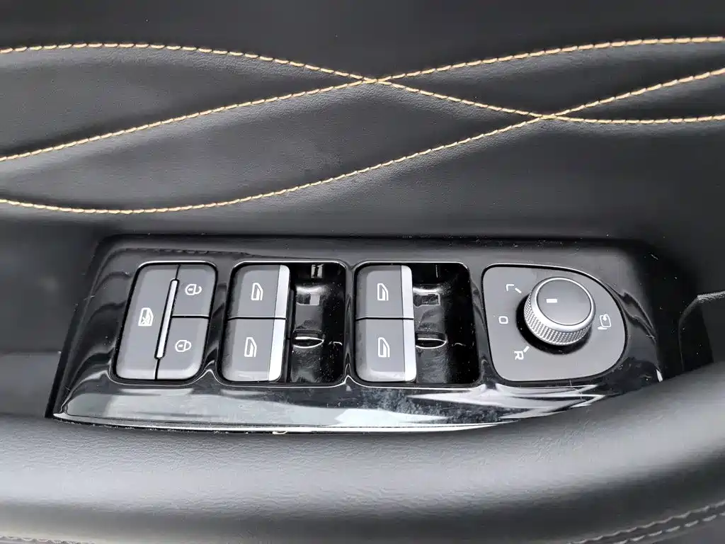 Geely Xingyue L — миниатюра 9