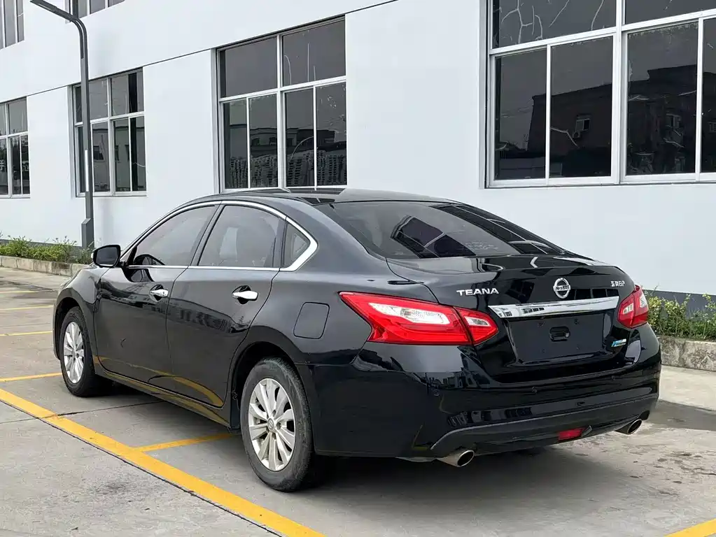 Nissan Teana — миниатюра 5