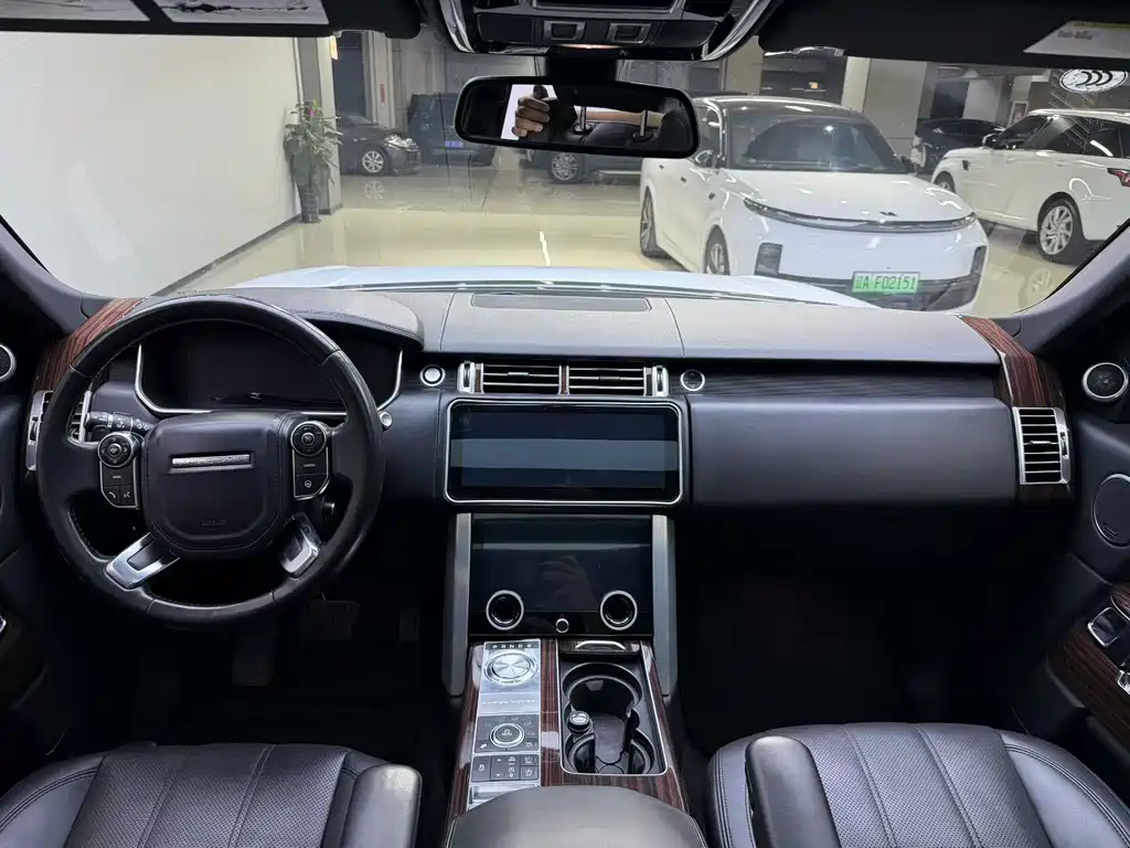 Land Rover Range Rover — миниатюра 6