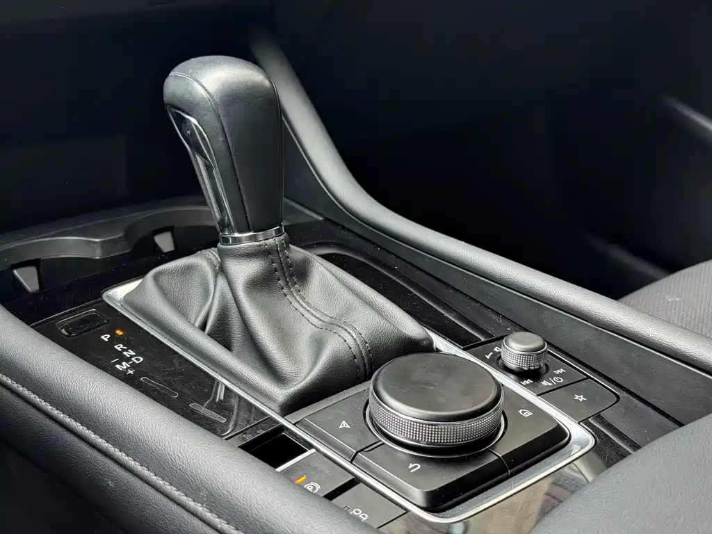 Mazda 3 Axela — миниатюра 18