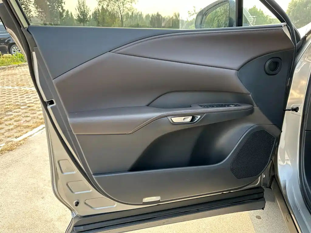 Lexus RX — миниатюра 14