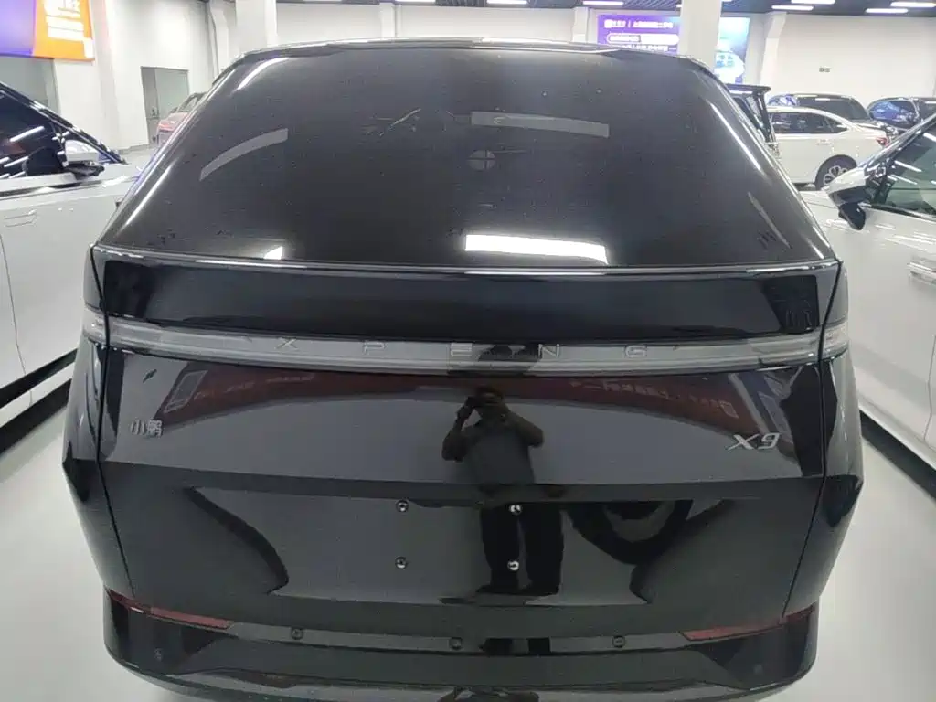 XPeng X9 — миниатюра 6