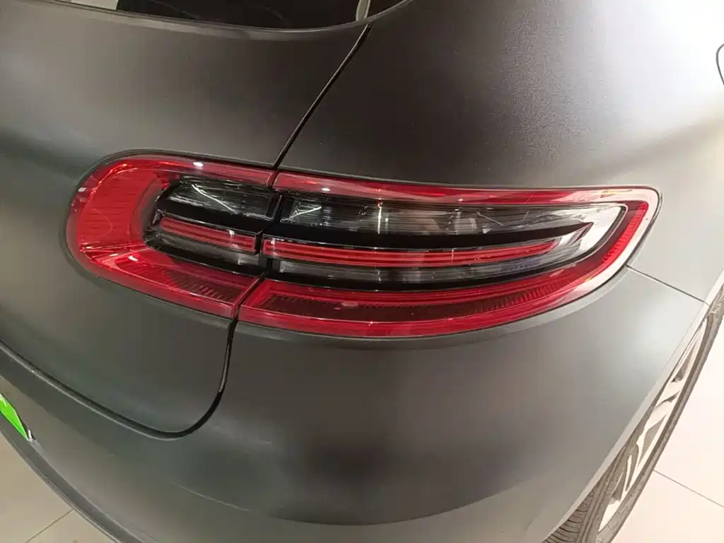 Porsche Macan — миниатюра 8
