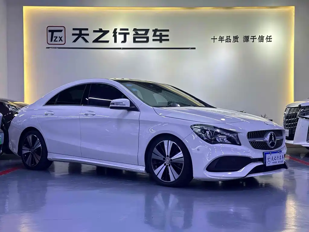 MERCEDES-BENZ CLA