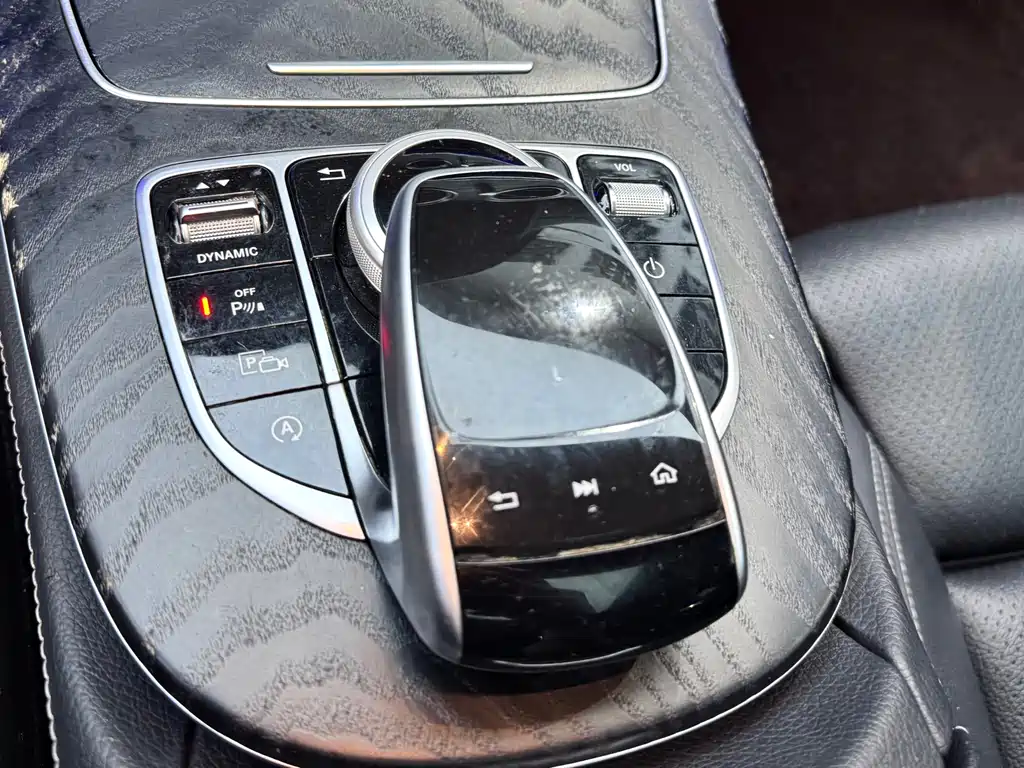 Mercedes-Benz E-Class — миниатюра 15