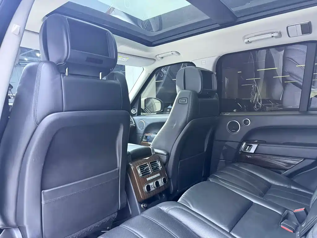 Land Rover Range Rover — миниатюра 5