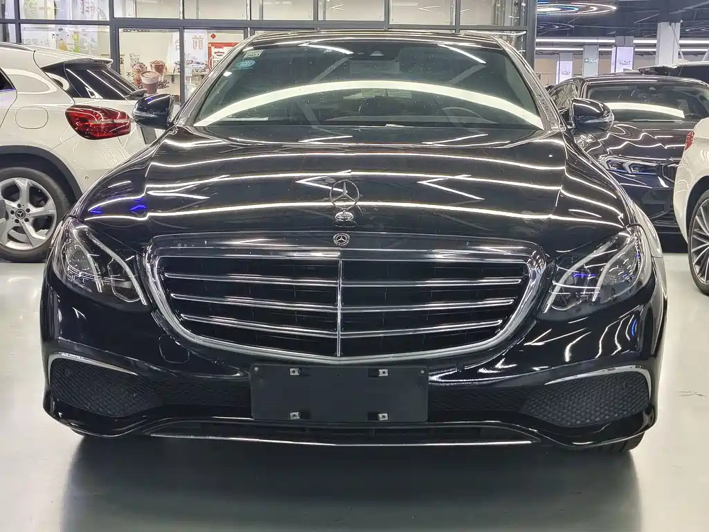 Mercedes-Benz E-Class — миниатюра 2