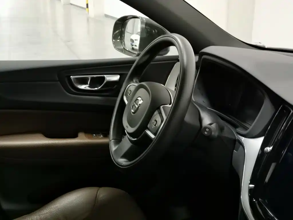 Volvo XC60 — миниатюра 22