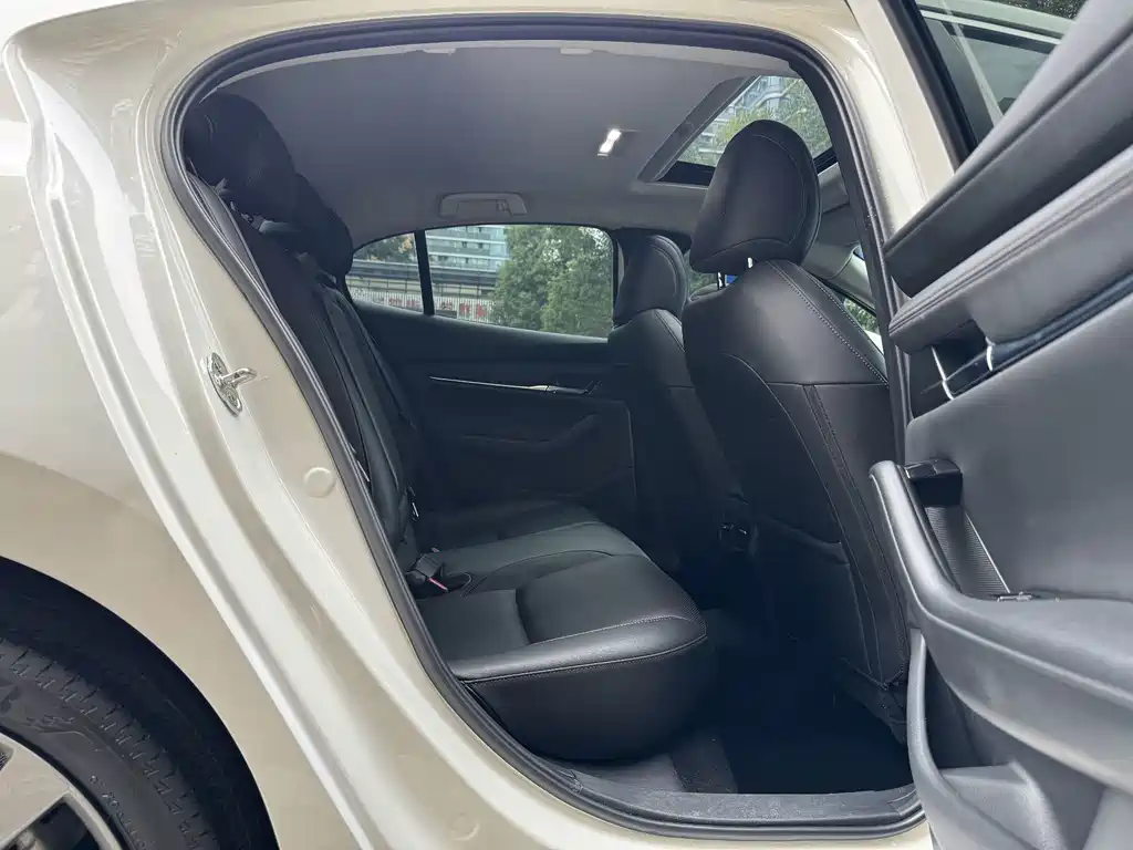 Mazda 3 Axela — миниатюра 7