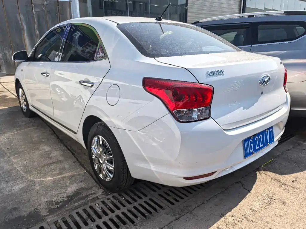 Hyundai Verna — миниатюра 4