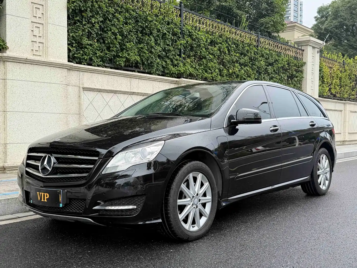 Mercedes-Benz R-Class