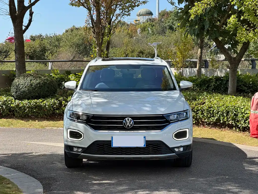 Volkswagen T-Roc — миниатюра 2