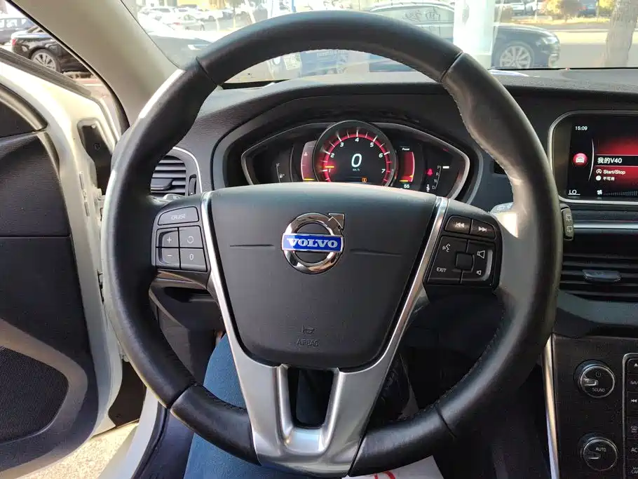 Volvo V40 — миниатюра 15