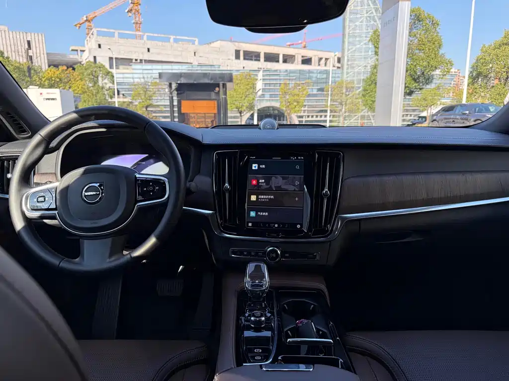 VOLVO S90 PLUG IN HYBRID