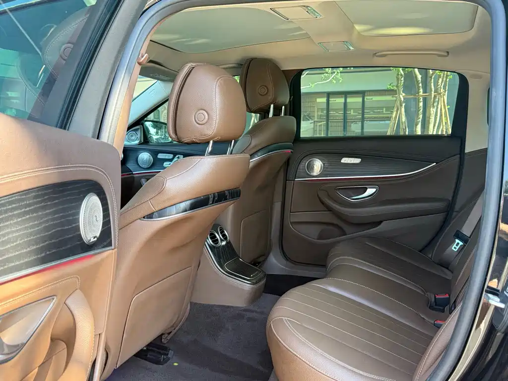 Mercedes-Benz E-Class New Energy — миниатюра 8