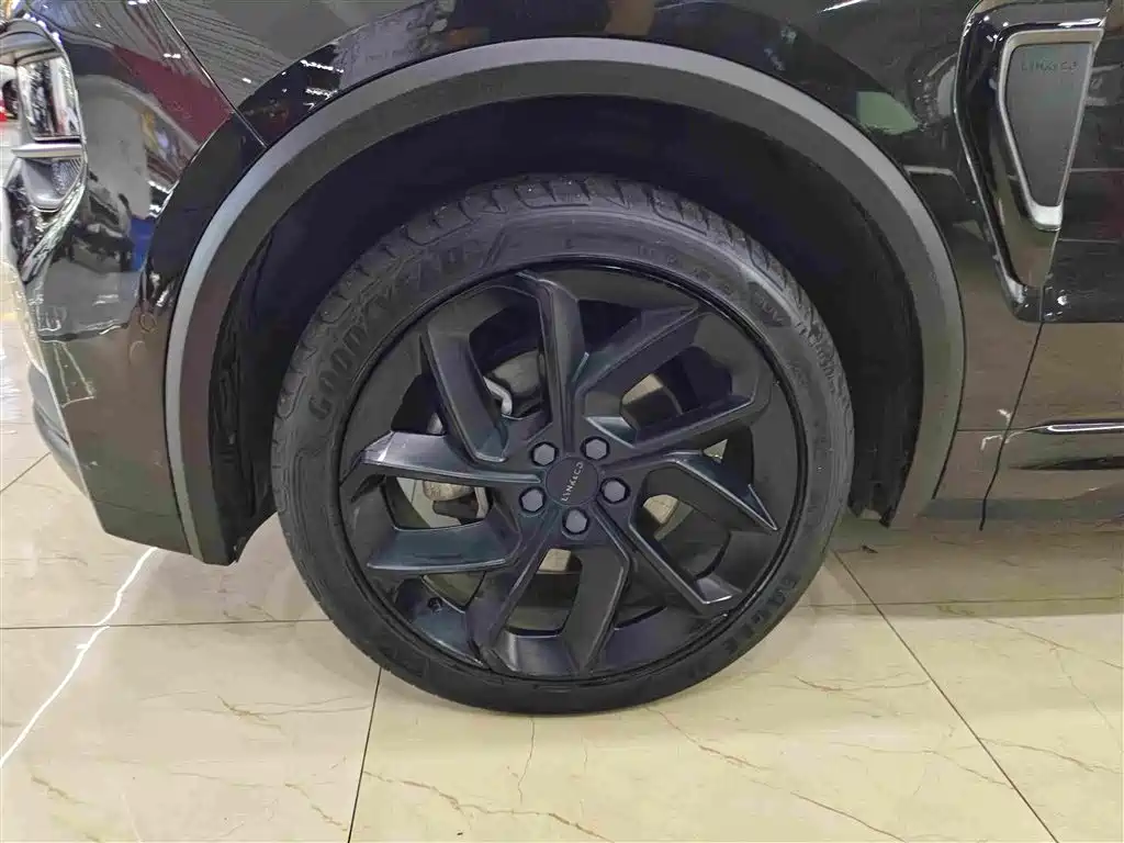 Lynk & Co 01 — миниатюра 10