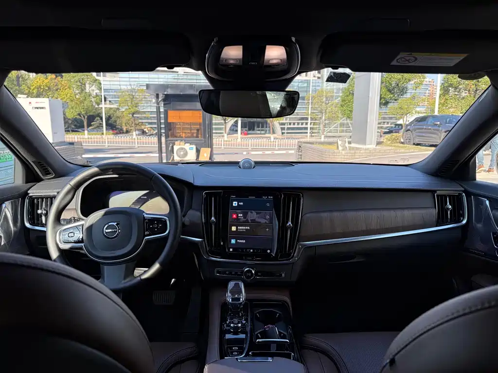 VOLVO S90 PLUG IN HYBRID