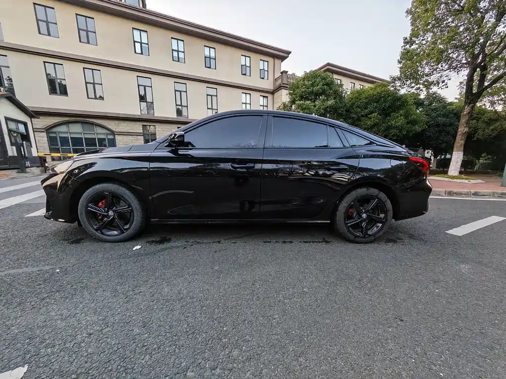 MG MG5 Scorpio — миниатюра 4