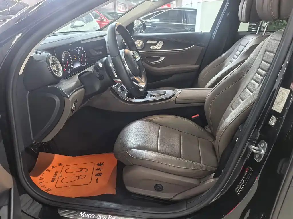 Mercedes-Benz E-Class — миниатюра 4