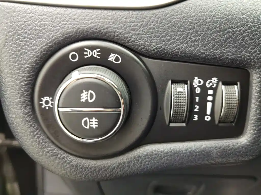 Jeep Cherokee — миниатюра 21