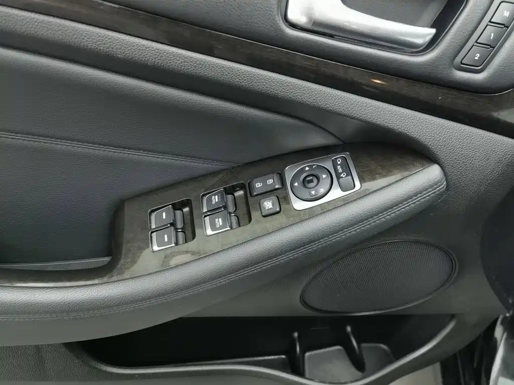 Kia Cadenza — миниатюра 9