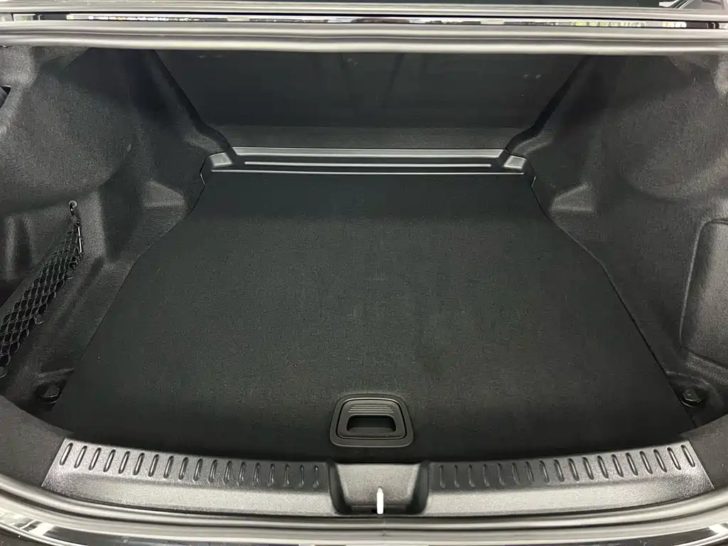 Mercedes-Benz E-Class — миниатюра 25