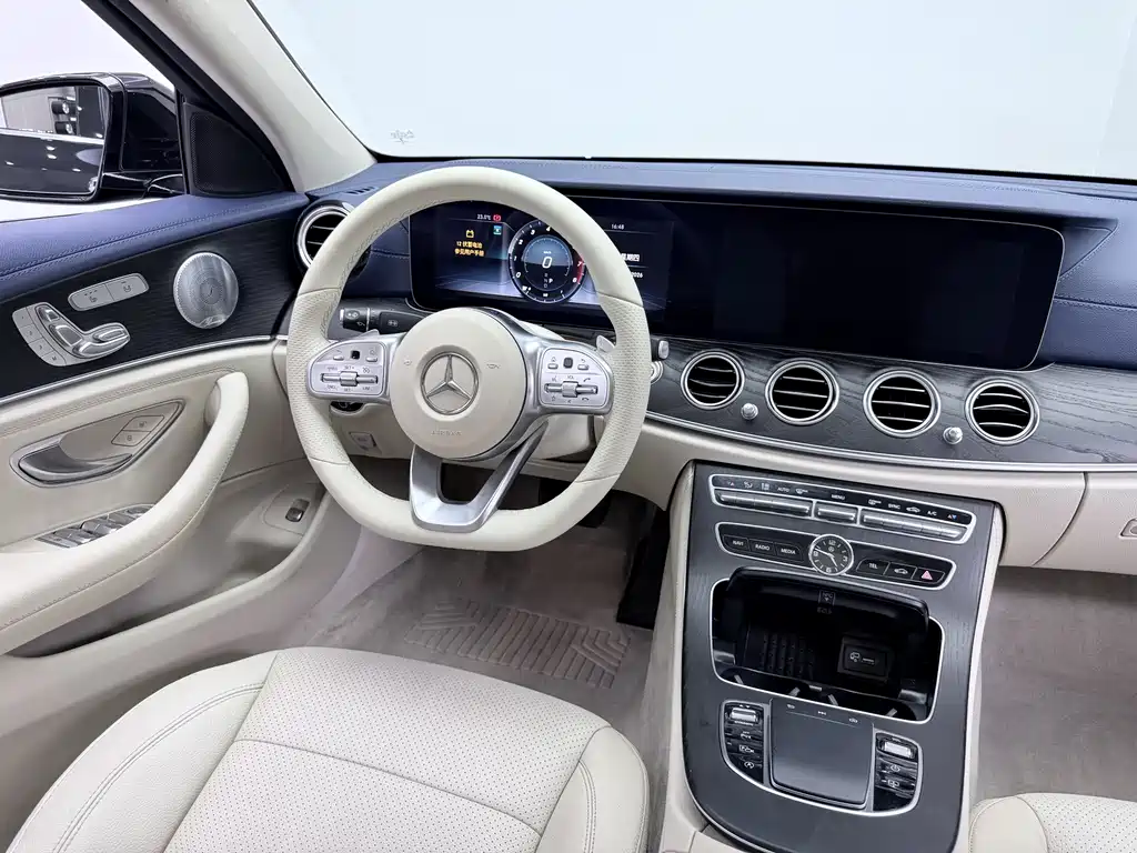 Mercedes-Benz E-Class — миниатюра 26