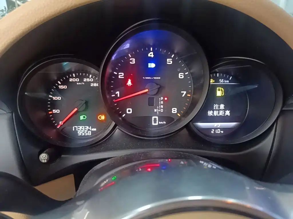 Porsche Macan — миниатюра 12