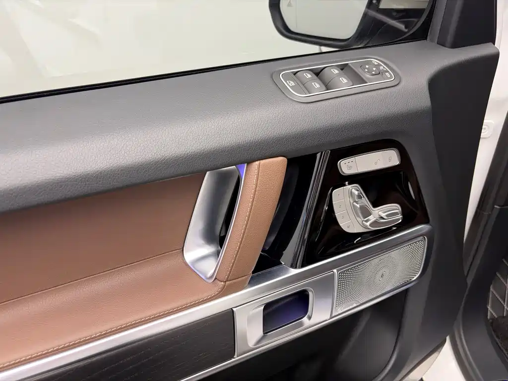 Mercedes-Benz G-Class — миниатюра 13