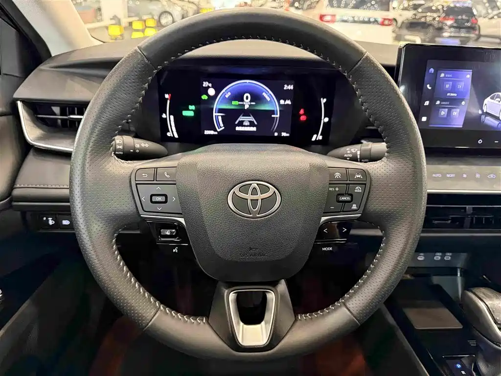 Toyota Camry — миниатюра 20