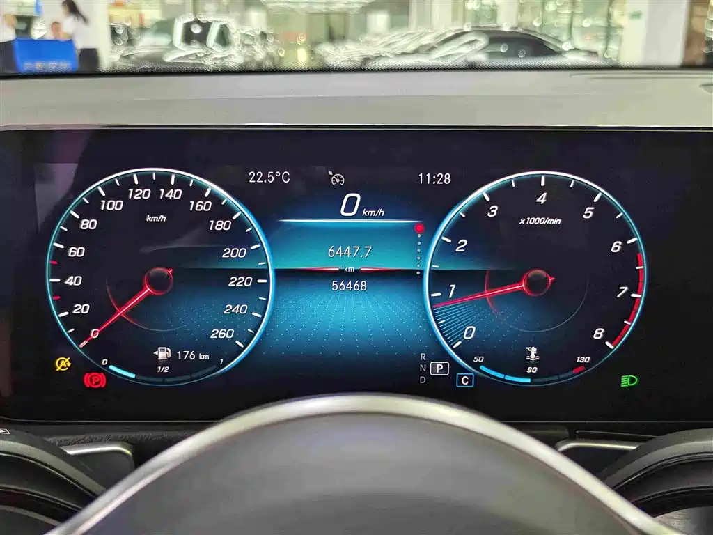 Mercedes-Benz GLB — миниатюра 18