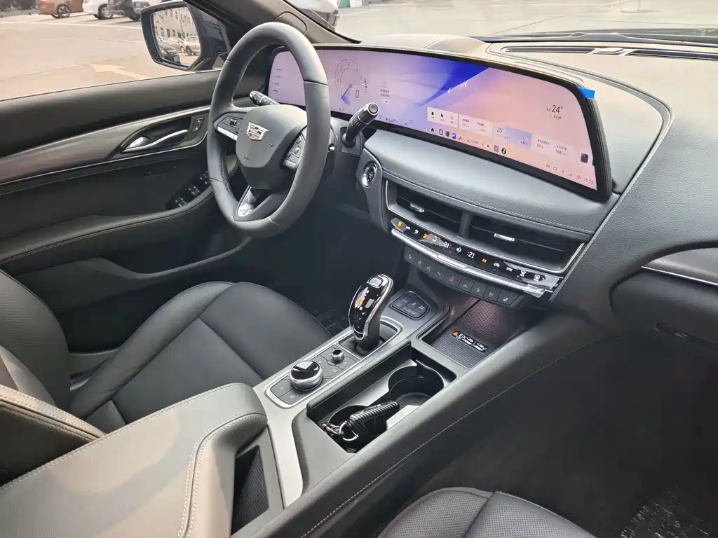 Cadillac CT5 — миниатюра 16