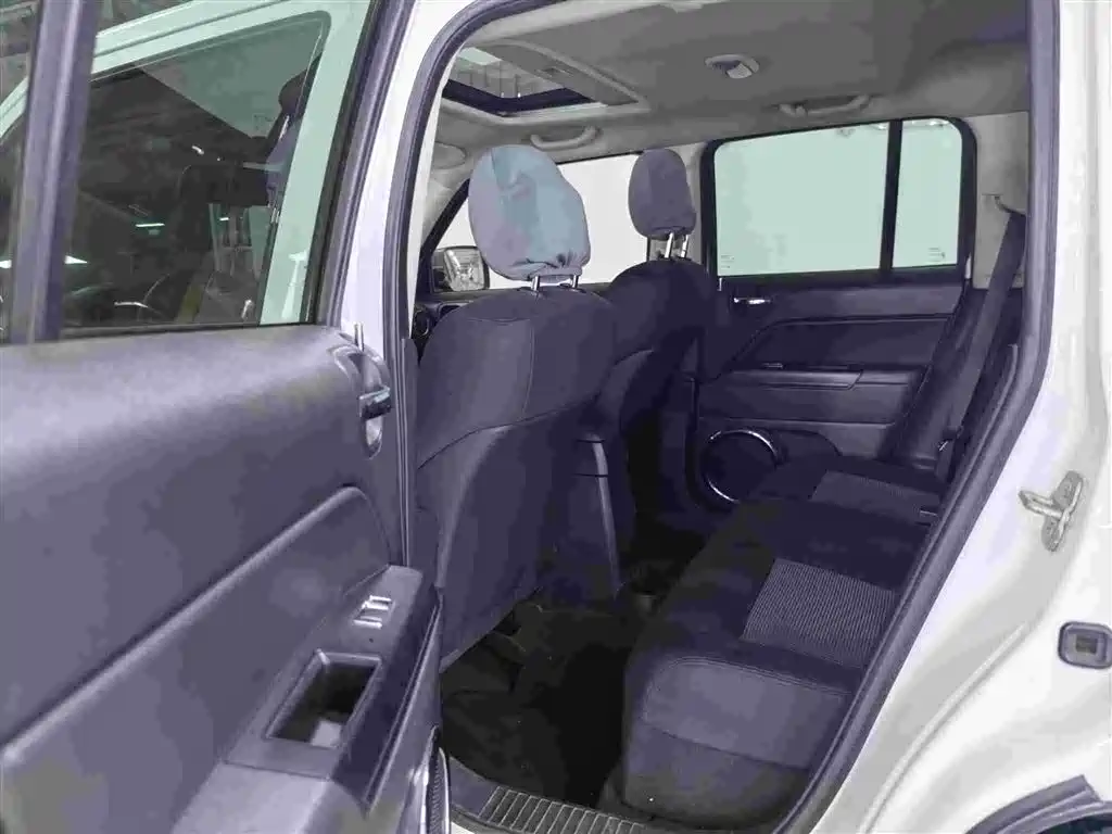 Jeep Patriot — миниатюра 7