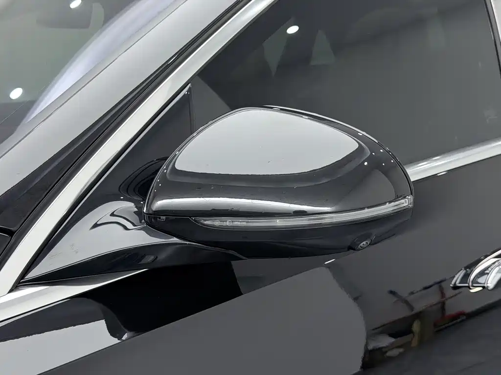 Mercedes-Benz E-Class — миниатюра 16