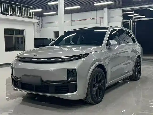 Li Auto L8