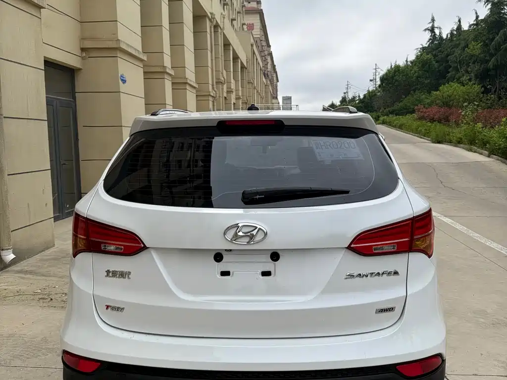 Hyundai Santa Fe 2013 2.0T AT