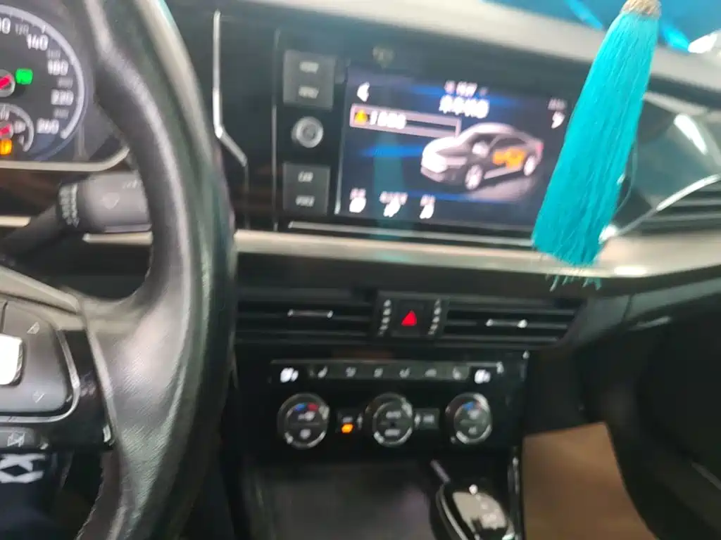 Volkswagen Passat PHEV — миниатюра 18