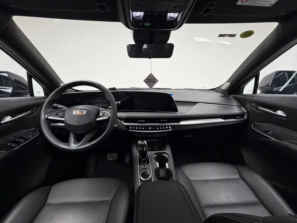 Cadillac XT4 — миниатюра 11