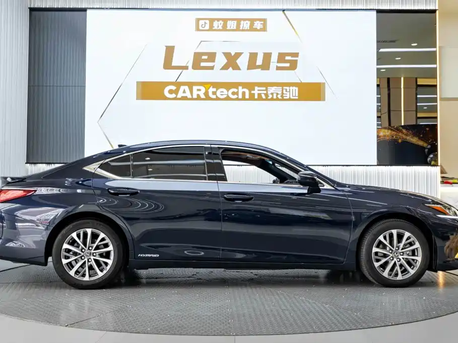 Lexus ES — миниатюра 4