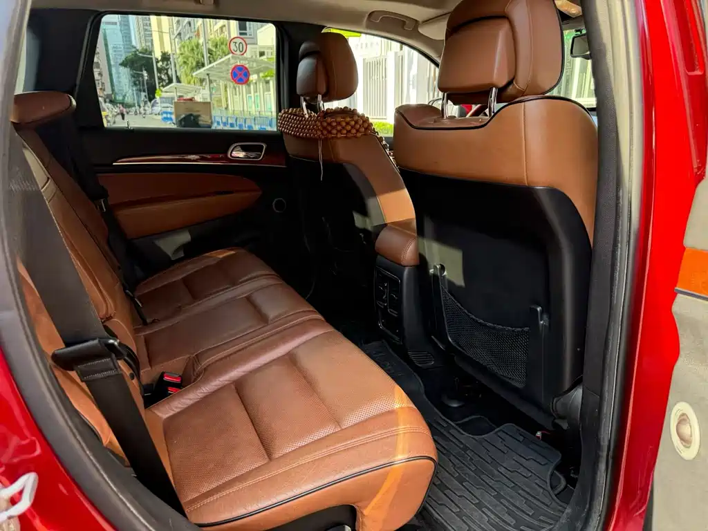 Jeep Grand Cherokee (Import) — миниатюра 6