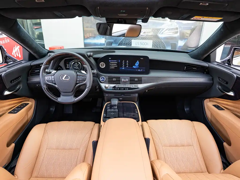Lexus LS — миниатюра 13