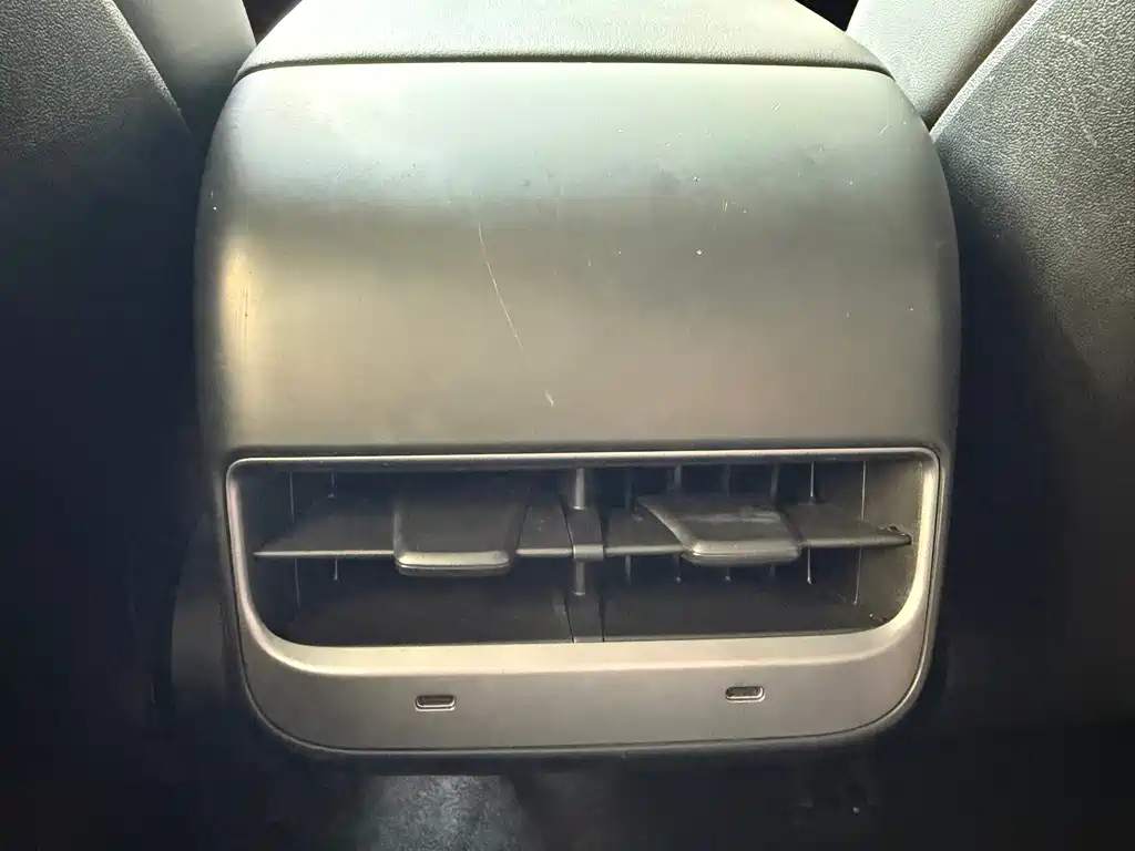 Tesla Model 3 — миниатюра 17