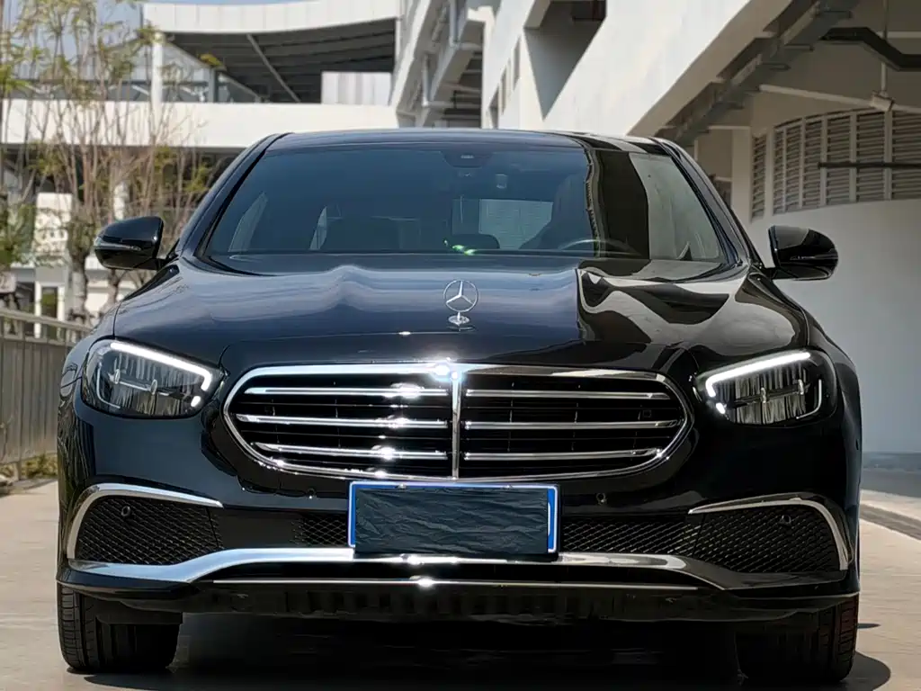 Mercedes-Benz E-Class — миниатюра 2