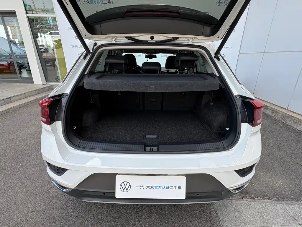 Volkswagen T-Roc - фото 10