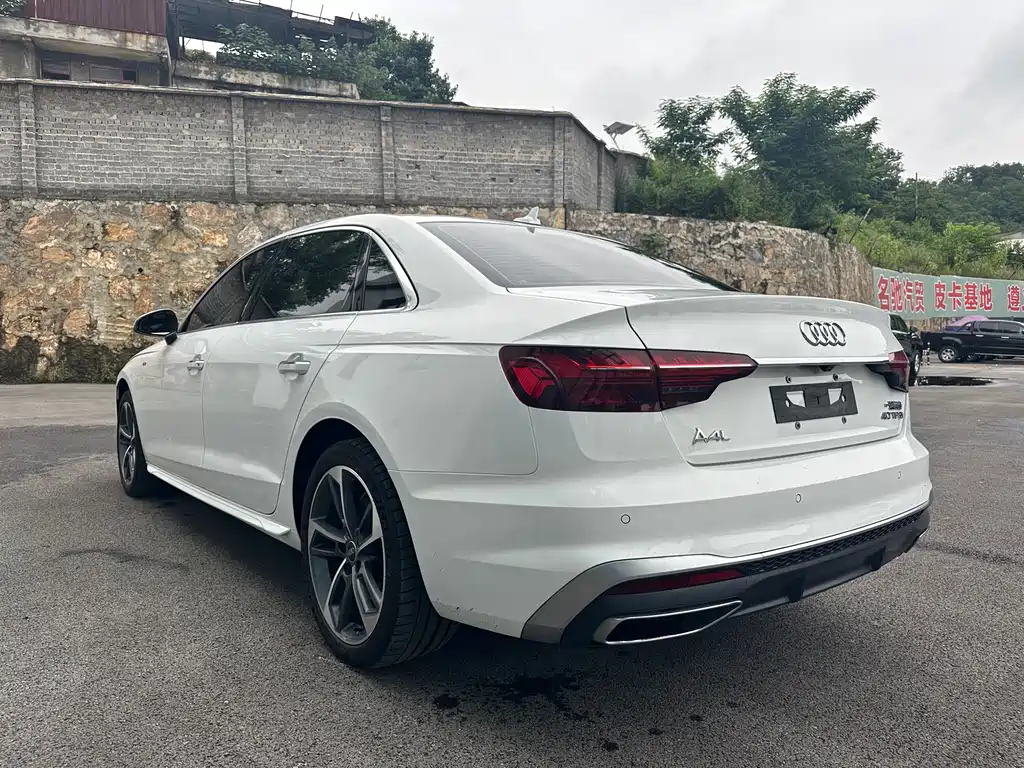 Audi A4L 2023 40 TFSI Fashion