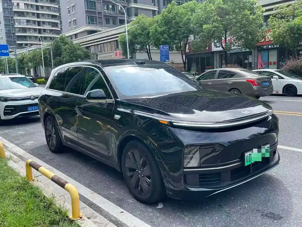 Li Auto L8 2025 Pro
